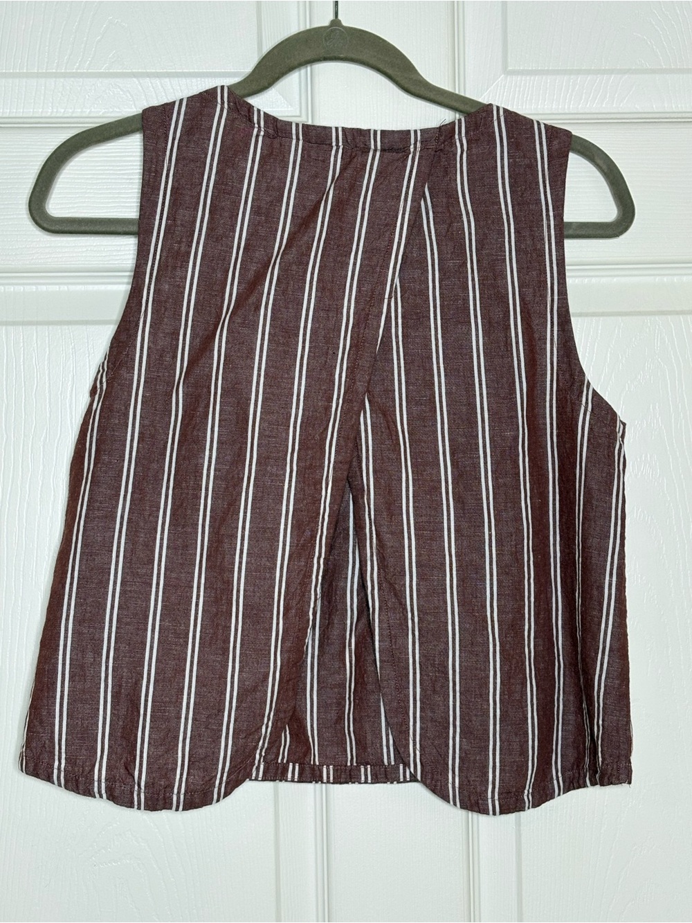 Pact Brown and White Striped Sleeveless Linen-Blend Shorts med and top is small - Picture 4 of 16